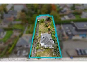 Terrain de 1.265m² avec permis pour commerce et 3 logements