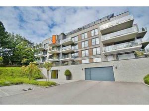 Spacieux appartement 2ch  terrasse et garage!