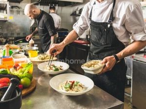 Vente locaux professionnels 130 m² à Saint-Rémy-de-Provence (13210)  1 365 000 €