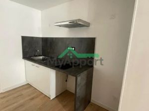 Location meublée appartement 1 pièce 20 m² à Ailhon (07200)  380 €