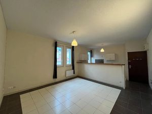 Location appartement 2 pièces 51 m² à Toulon (83000)  565 €