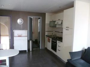 Location meublée appartement 1 pièce 22 m² à Le Muy (83490)  440 €