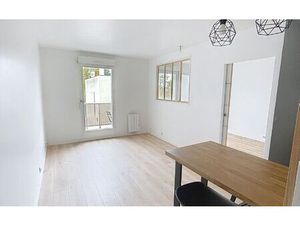 Location appartement  31.79 m² T-2 à Joinville-le-Pont  960 €
