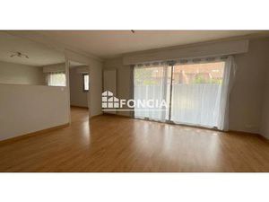 Nord de PAU beau T4 de 80 m2 environ au rez de chaussée avec parking privatif