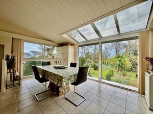 Espace  volume généreux  jardin arboré.