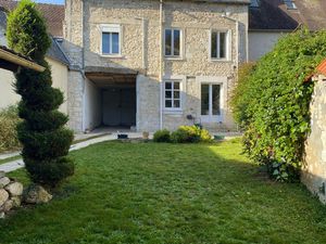 MAISON FAMILIALE EN PIERRE 135 m2 LA CHAPELLE-LONGUEVIL