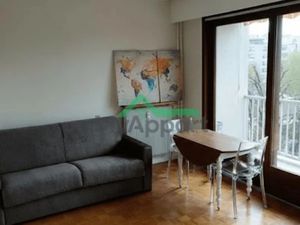 Location meublée appartement 1 pièce 25 m² à Annecy (74000)  774 €