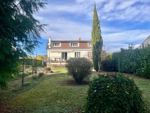 Maison familiale de 162 m2 avec grand jardin et dépendances