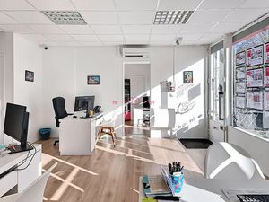 Location locaux professionnels 81 m² à Troyes (10000)  2 000 €