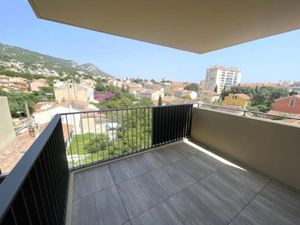 Location appartement 2 pièces 45 m² à Toulon (83000)  810 €