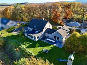 Villa 7CH - piscine - vue imprenable - piste équestre