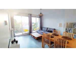 Location meublée appartement 3 pièces 55 m² à Bron (69500)  980 €