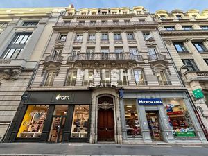 A LOUER - BUREAUX - 208 65 M² - LYON 2