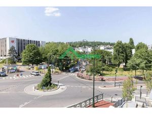 Location meublée appartement 3 pièces 70 m² à Le Plessis-Robinson (92350)  1 700 €