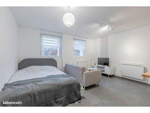 Studio rénové en RDC  entrée indépendante