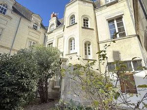Location propriété 10 pièces 500 m² à Saumur (49400)  2 000 €