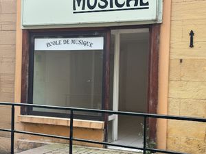 Location locaux professionnels 18.31 m² à Charlieu (42190)  250 €