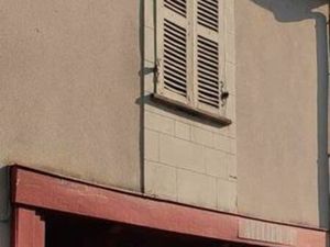 Local commercial + appartement + jardin à La Roche Posay