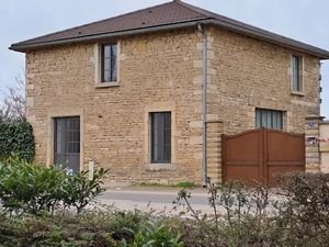 Location locaux professionnels 109.66 m² à Meursault (21190)  1 245 €