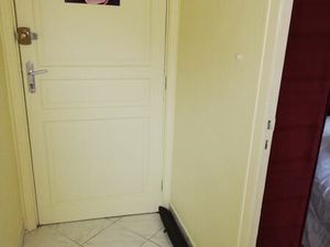 Studio meublé à louer à l'année