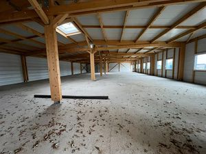 Location locaux professionnels 640 m² à Riorges (42153)  2 900 €