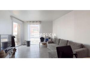 SAINT-PIERRE-DU-PERRAY - 3 Pièces avec terrasse et 2 parkings en sous-sol à vendre