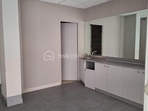 Local d'activités de 50 m² à Mayenne