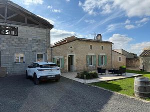 Maison spacieuse à vendre à Saint Ciers sur Gironde