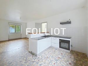 À louer : maison spacieuse avec garage  centre-ville et voie verte à pied