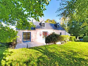 A vendre charmante longère au calme dans la campagne de Quemeneven