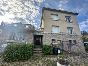 Maison Ancienne à Rénover – Deux Appartements – Idéal Inv