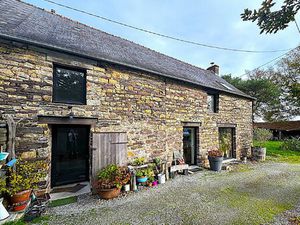 Longère 111 m²  1000 m² de terrain et dépendance 70 m²