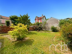 BOIS COLOMBES MAIRIE - MAISON ANCIENNE À RÉNOVER AVEC JARDIN