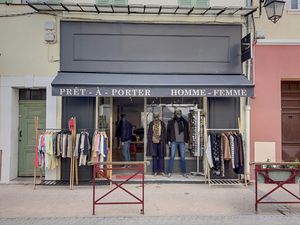 SAINT-CYR-SUR-MER  RUE PRINCIPALE  DROIT AU BAIL LOCAL COMME