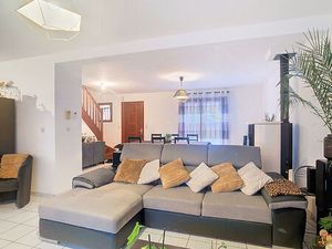 A vendre  maison de 141m2  4 chambres  à Chateauneuf-sur Sarthe sur un terrain de plus de 