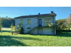 Maison avec grand terrain plat à la campagne du Périgord Ver