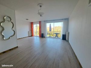 171 m2 -5 ch+ 1 bureau -proche centre-ville et CARREFOUR