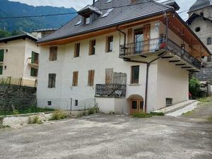 Beaufort f2 55 m2  620 euros