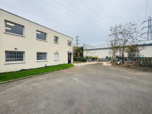 Location locaux professionnels 256 m² à Neuilly-sur-Marne (93330)  3 500 €