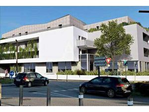 Vente Bureaux et commerces à Saint-Gilles-Croix-de-Vie (85800) : à vendre / 127m² Saint-Gi