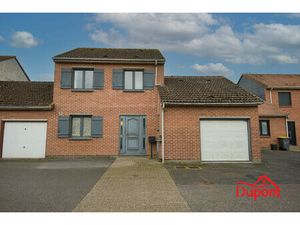 Belle maison semi individuelle 3 chambres jardin garage sur Peti