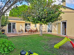 Maison à vendre à Saint-Martin-de-Crau  dans un quartier calme proche du centre.