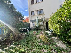MAISON DE VILLE AVEC JARDIN A VILLEPREUX