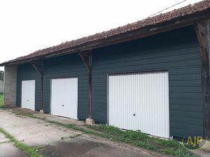 Un garage n°5 à Gaillan en Médoc