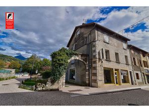 ST EGREVE - SITUATION FAVORABLE - IDEAL INVESTISSEUR - bien loué