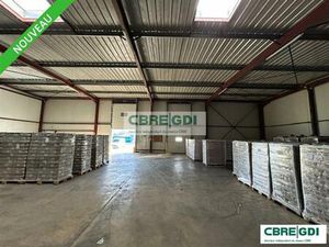 Location entrepôt / local d'activités CHATEAURENARD 1 600 m²
