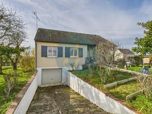 Pavillon sur sous-sol avec 2 chambres avec grand terrain clos à Treigny - Parfait pour une
