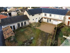Vente propriété 6 pièces 177 m² à Ayron (86190)  179 000 €