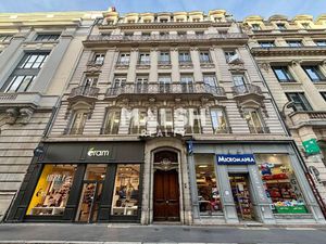 Location Local Professionnel 208m²