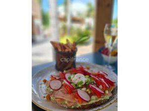 À VENDRE FONDS DE COMMERCE RESTAURANT AVEC ÉQUIPEMENT COMPLET ET LICENSE IV  SAINT-MARTIN 